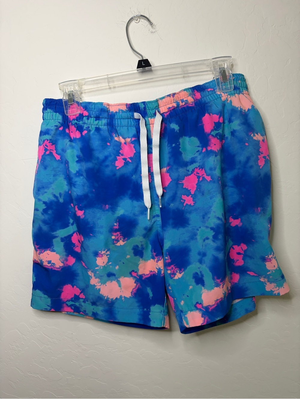chubbies Blue Tie-Dye Swim Trunks with Pink Accents